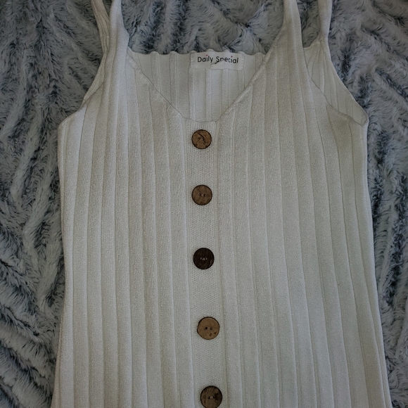 Summer sleeveless - Picture 3 of 3
